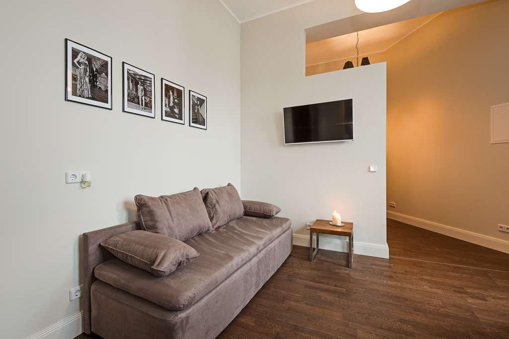 아라벨 디자인 아파트먼츠 베를린 객실 사진 A living room in a typical apartment