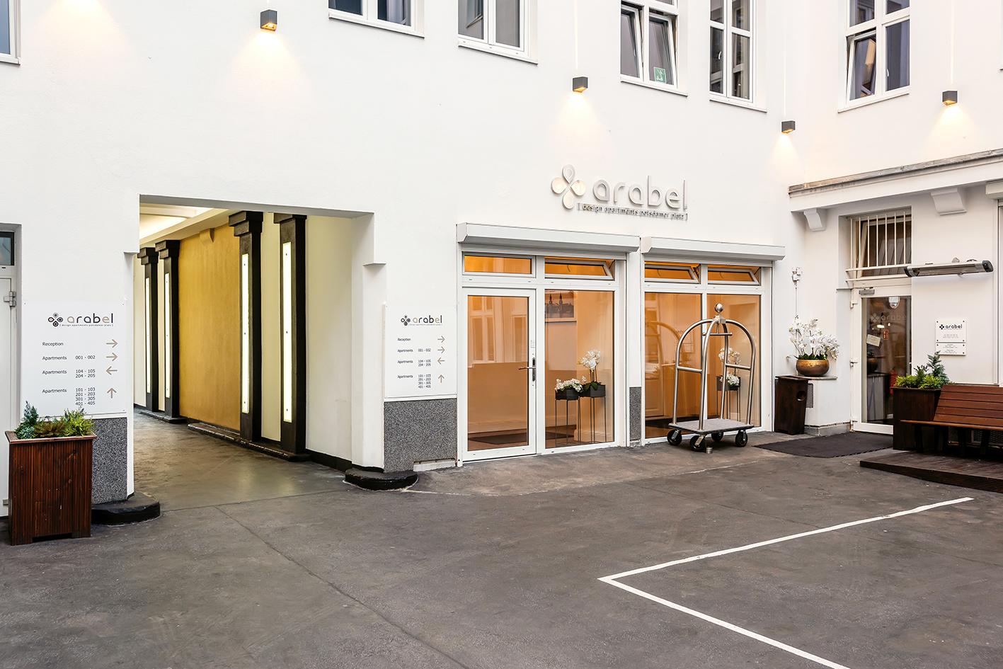 아라벨 디자인 아파트먼츠 베를린 외부 사진 The hotel's entrance
